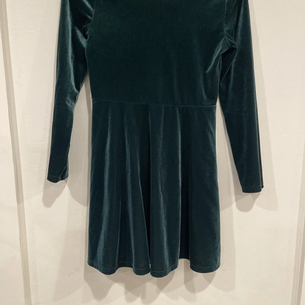 Girls Dress Size XL Green Velvet Long Sleeve Skater Holiday Party Festive Winter
